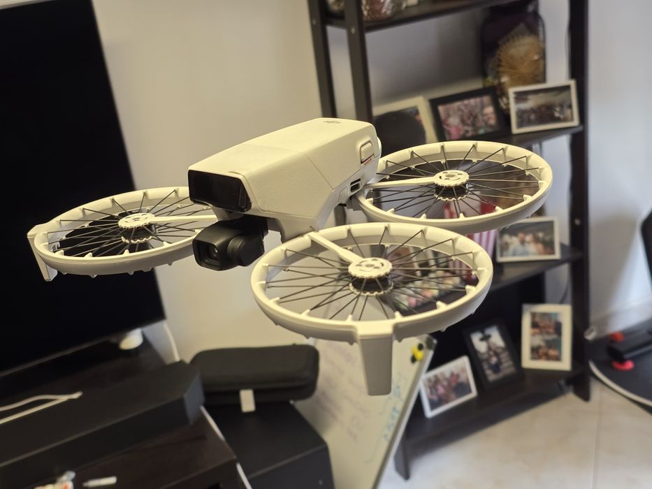 DJI Flip + 2 baterias + Hub + Freewell + DJI Care Refresh