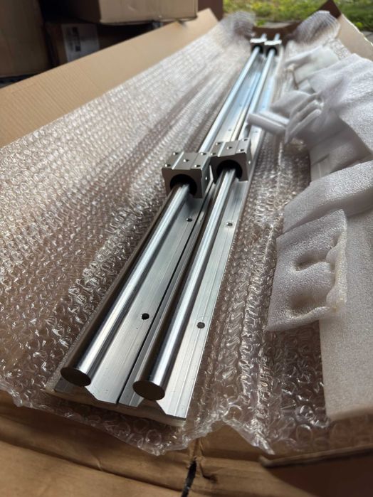 Prowadnice stalowe 2szt. na profilu aluminiowym SBR20 1500mm - twarde wałki fi 20 z wózkami ślizgowymi