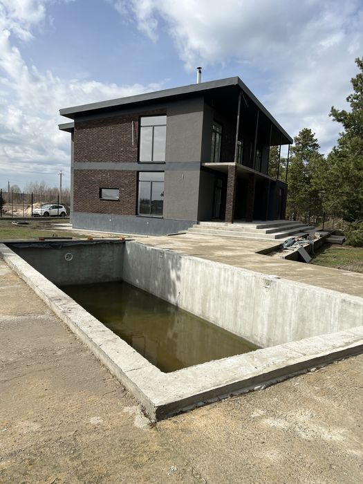 Продаю окрему будівлю в Хотянівці