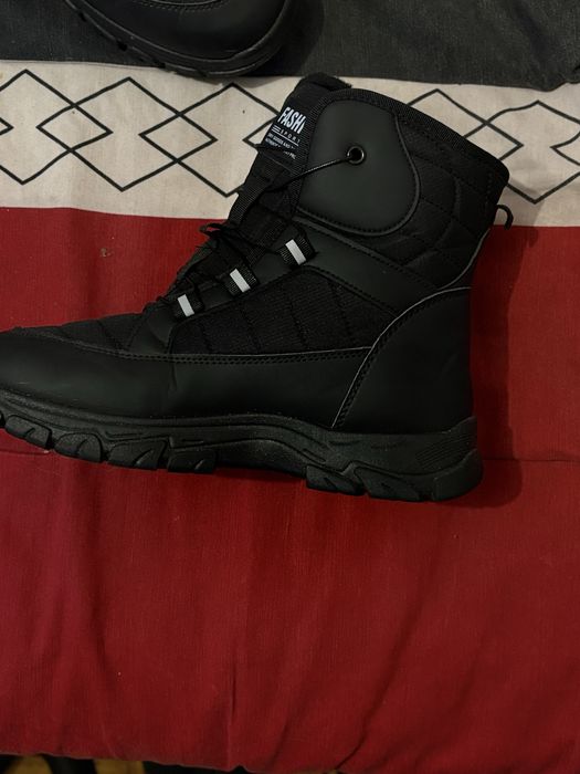 Botas de neve cano alto, confortaveis e modernas, quentes e facil de usar!.