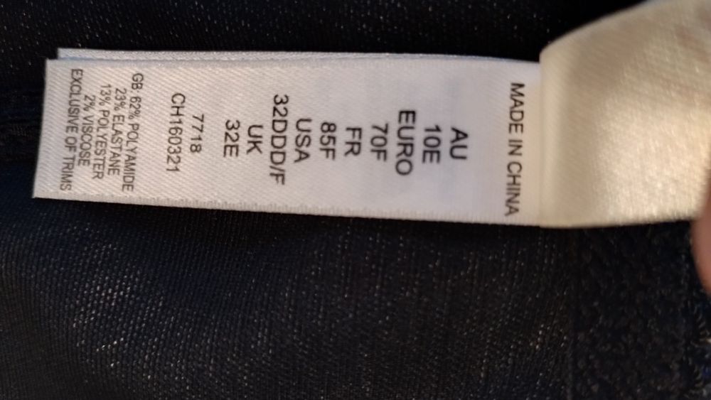 Biustonosz 70F, zapinany z przodu Gossard