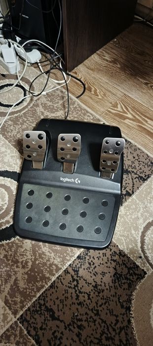 Продам руль Logitech G920 в хорошем состоянии (читайте описание)