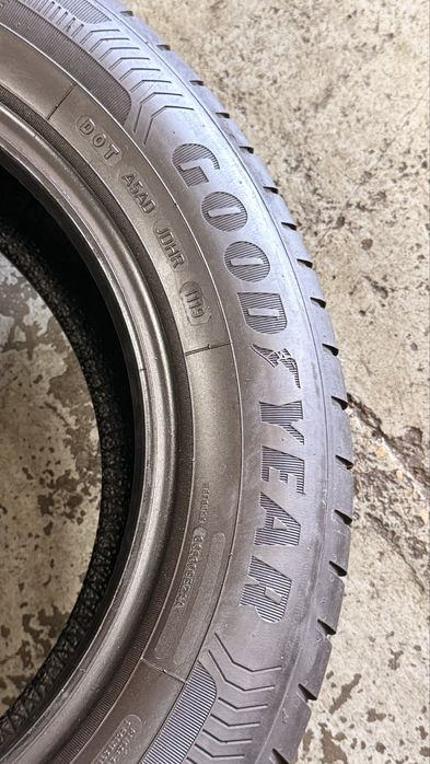 Pneus 185/65r15 Goodyear EfficientGrip Percormance com 85% piso