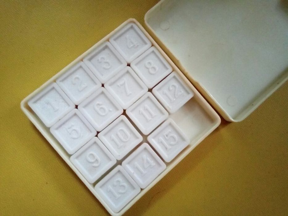 настольная игра《пятнашки》.