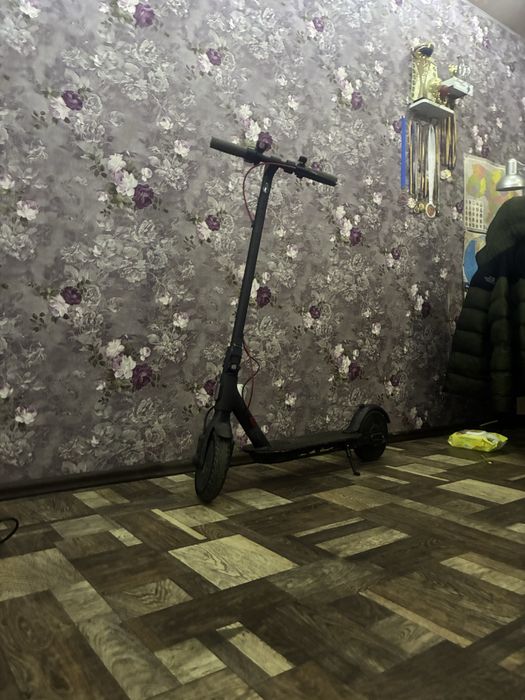 Продаю електросамокат от XIAOMI