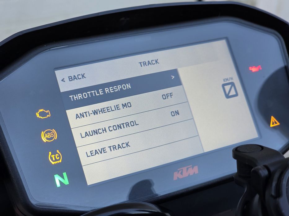 KTM 890 Duke R - 11.000km - 2022/05