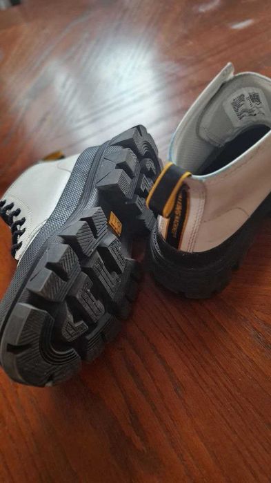 Оригінальні ботинки Caterpillar Hardwear Mid Boots P110898