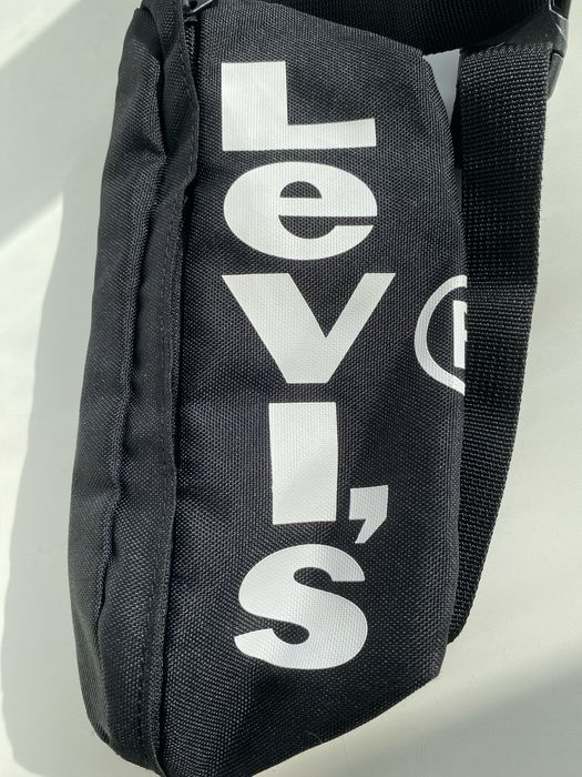 Сумка бананка от Levi's