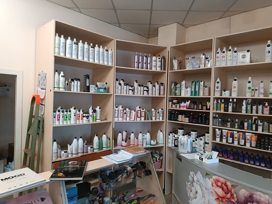 Продам вітрини, торгівельне обладнання.