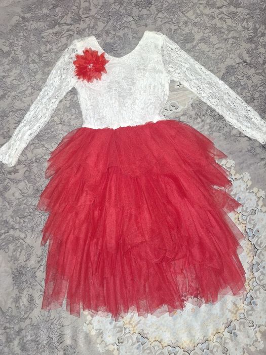 Святкова сукня плаття для дівчинки 4-5 років 104-110 см