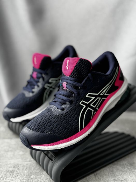 Asics кросівки для бігу