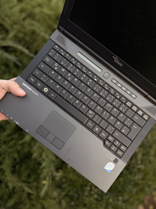 Ноутбук Fujitsu Siemens U9210 Core 2 Duo P8400 4/100GB  2.1″
