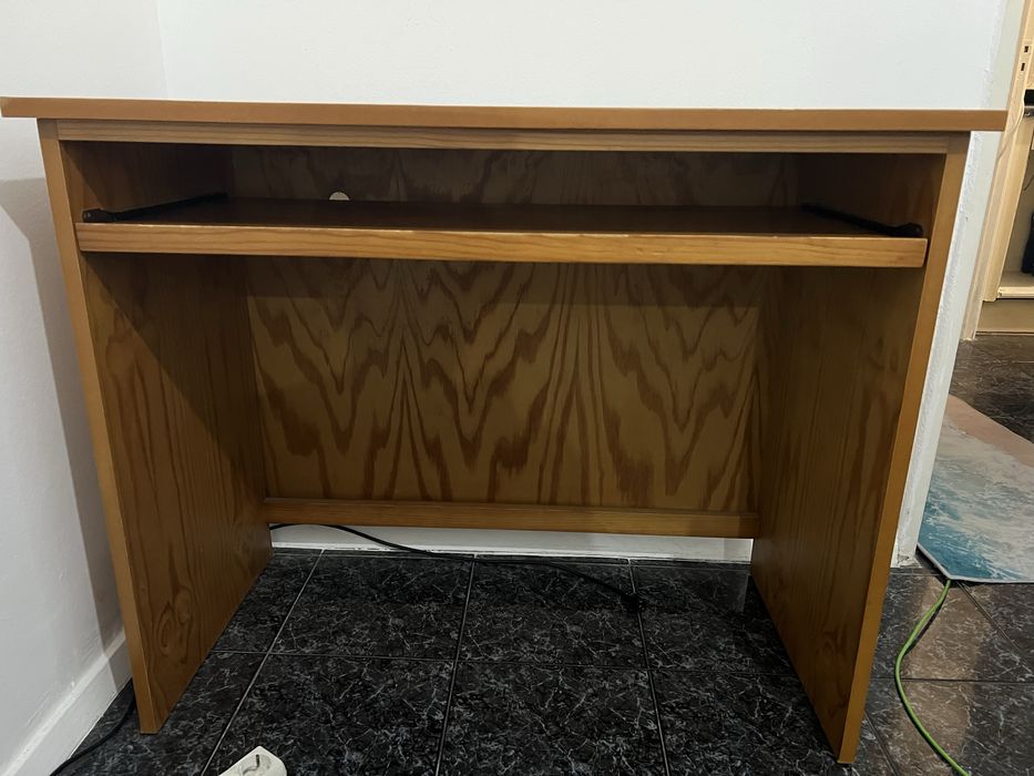 Secretaria mesa quarto