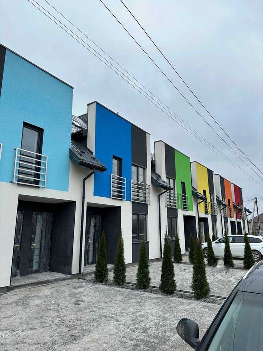 Однокімнатна квартира. Перший поверх з терасою і власним двориком