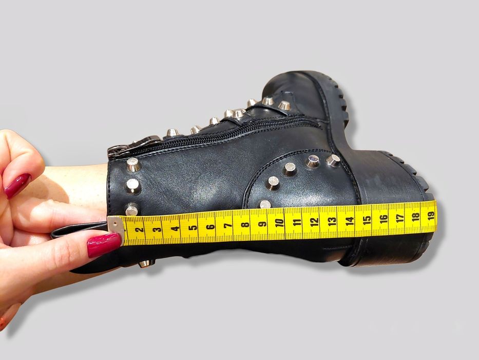 Trapery, trzewiki czarne