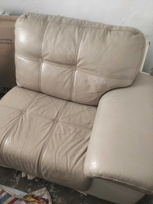 Sofá em Pele canto com sistema de som