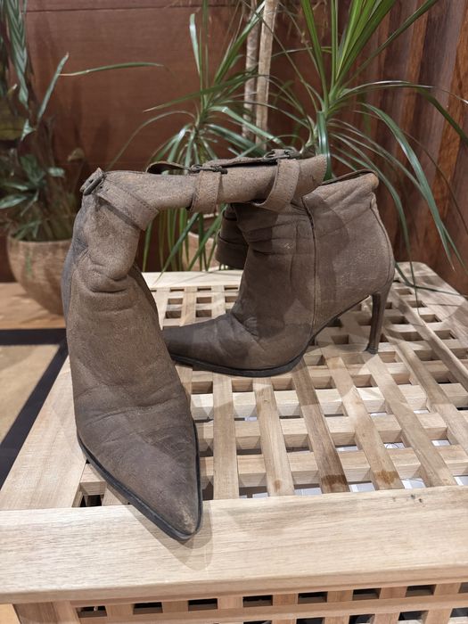 Botas cano alto castanhas