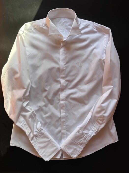 Біла приталена чоловіча сорочка (розмір L)