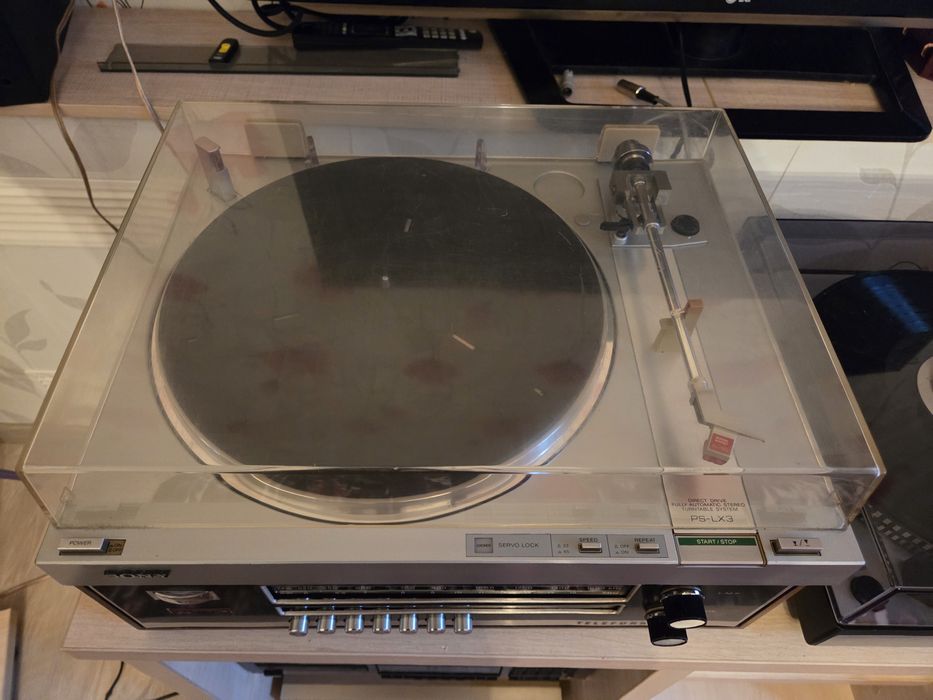 Вініловий програвач SONY PS LX 3. Гарний стан,Вставка під заміну.