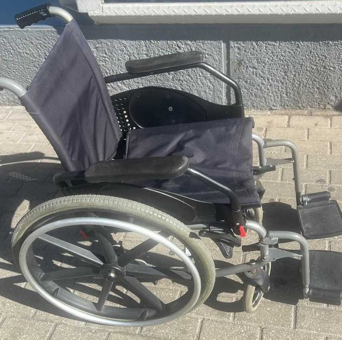 Cadeira de rodas em muito bom estado