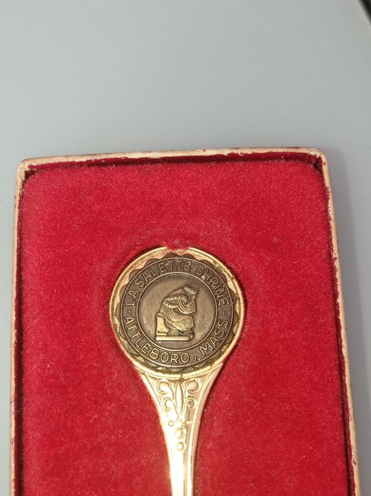 Souvenir Santuário La Salette colher dourada EUA USA Massachusetts