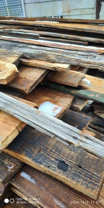 Дрова сосновые. Попиленные на чурки.