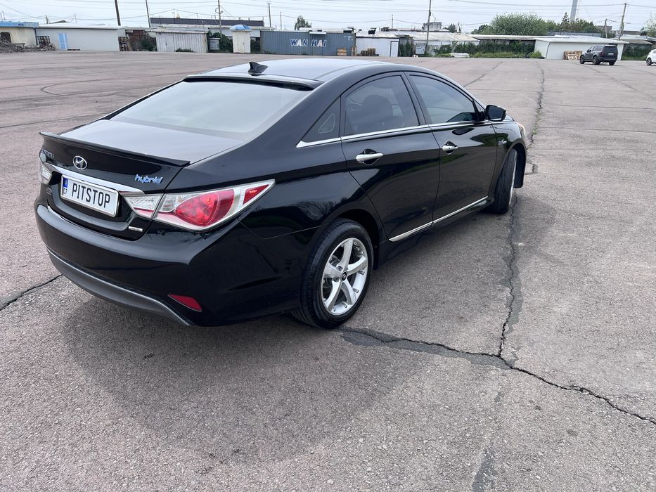 Продам Hyundai Sonata Hybrid YF limited edition luxury