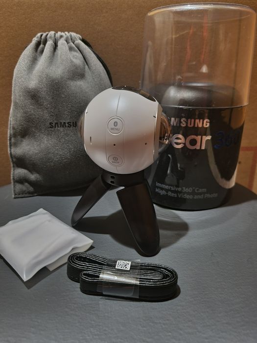 Камера Samsung Gear 360