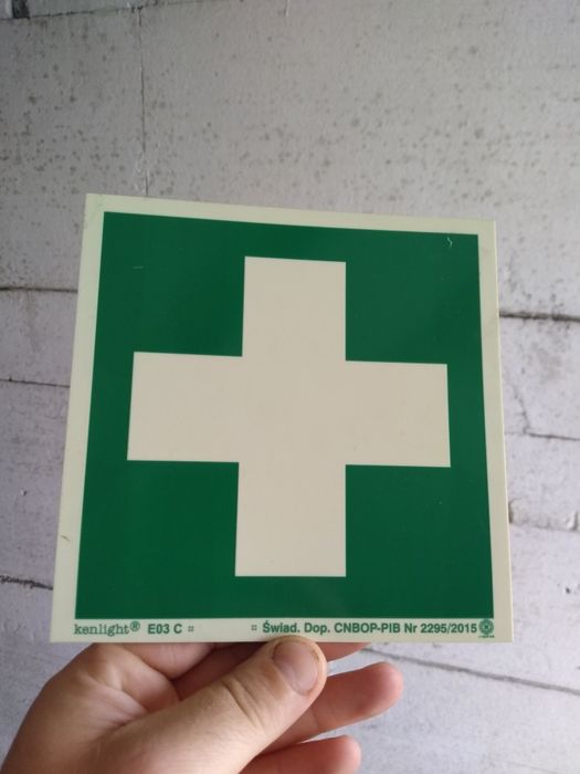 Tabliczka BHP znak Apteczka Pierwsza POMOC MEDYCZNA | 15x15cm