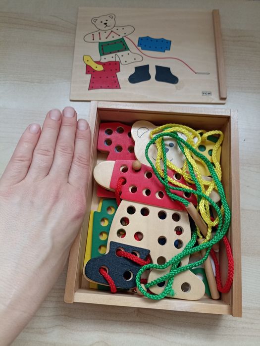 Шнуровка.Набор из дерева для детского развития, моторика рук.