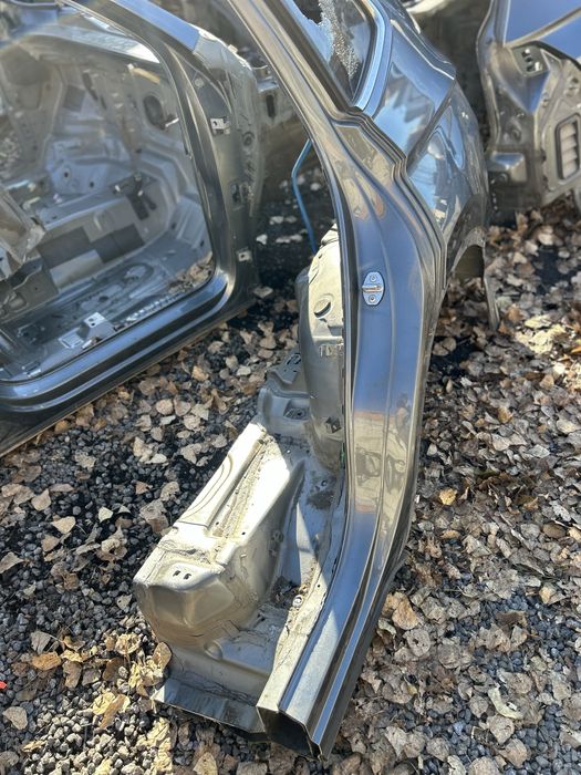 Четверть задня, передня на VW Tiguan 28-24p USA