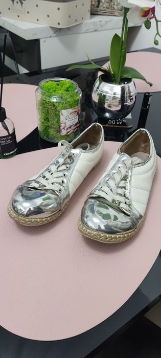 Espadryle biało -srebrne sznurowane