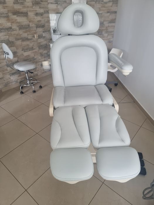 Sprzedam  fotel elektryczny  podologiczny