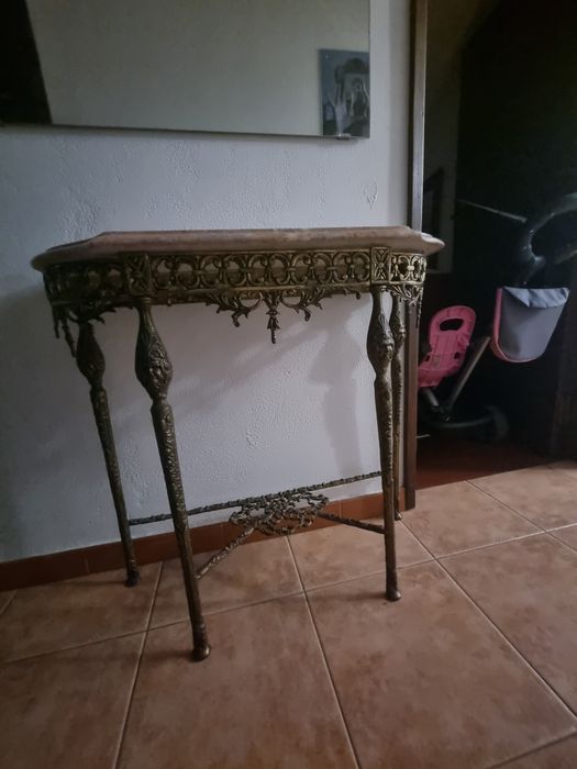 Consola com pedra mármore