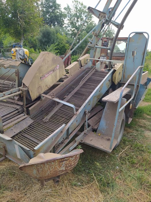 Однорадній прицепний картопляний комбайн карлик