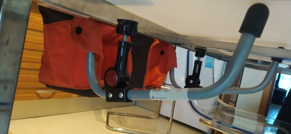 Cadeira de mesa para criança