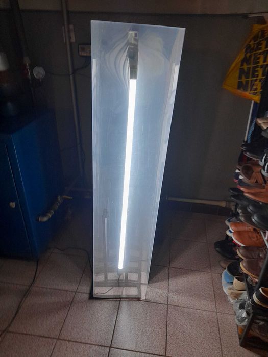 Lampa stojąca podłogowa