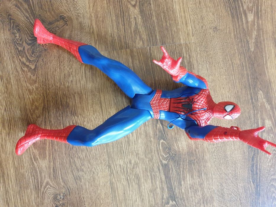 Spiderman z wyrzutnią