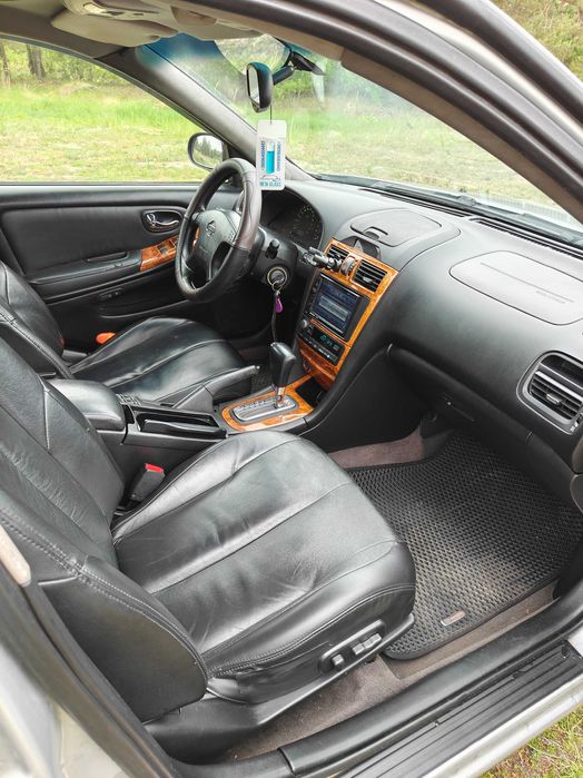 Nissan Maxima QX A33 3.0 V6