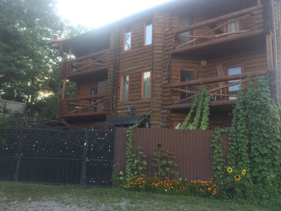 Подобова оренда міні- готеля на річці в Києві. Свята, ретріти, корп-ви