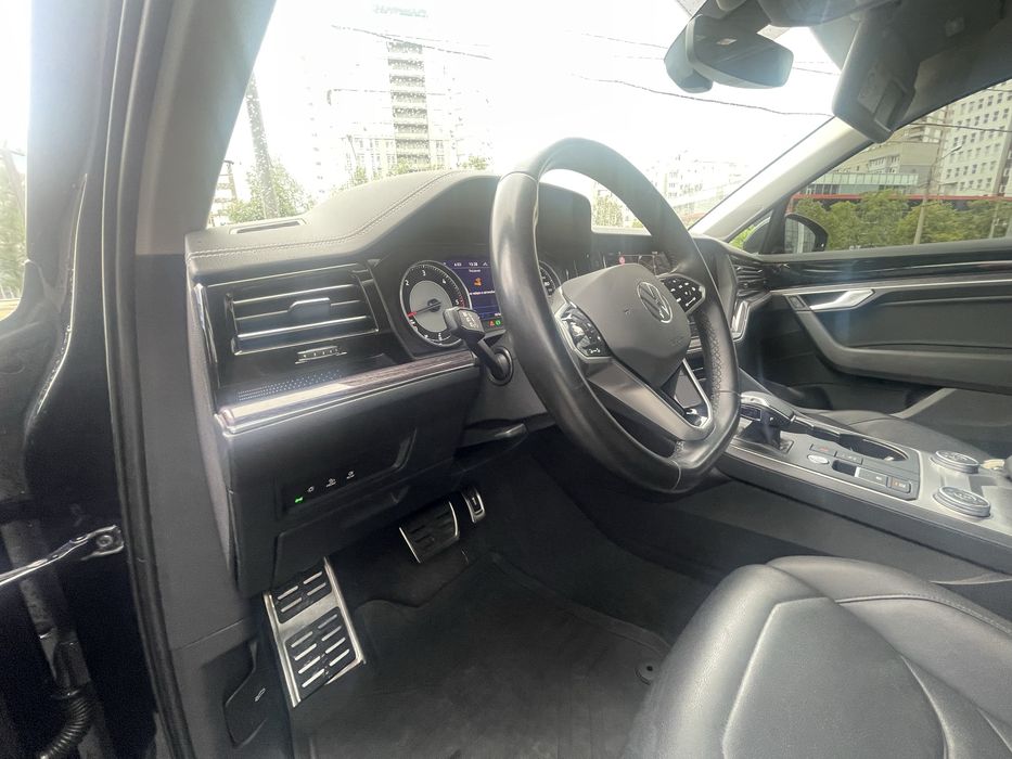 Продам VW Touareg 2021