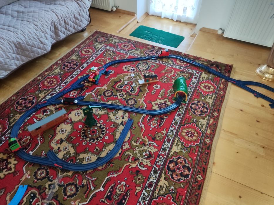 Поїзди з пластмаси