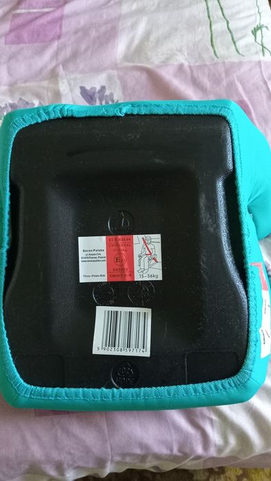 Продам новый бустер(автомобильное кресло)