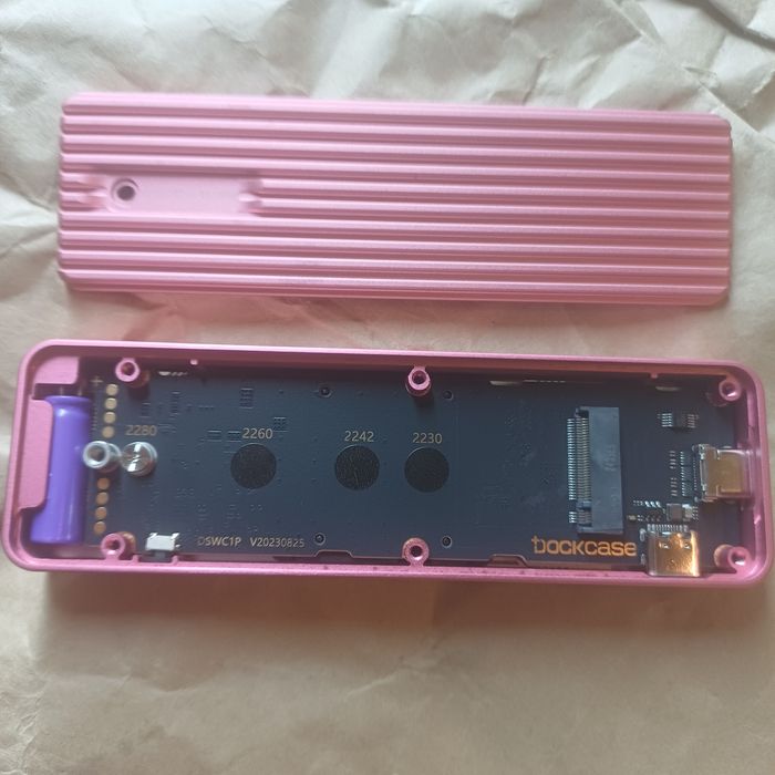 корпус для SSD-накопичувача