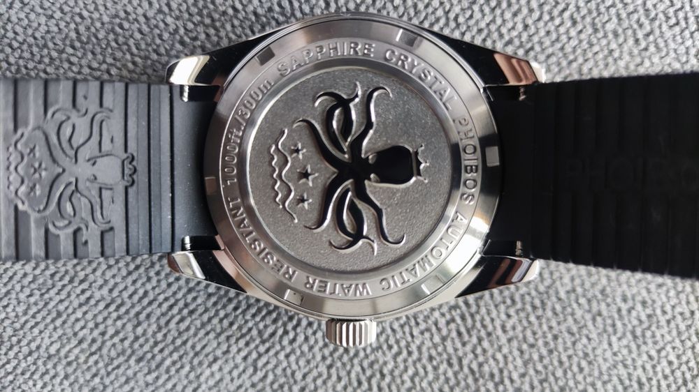 Phoibos Wave Master 300m