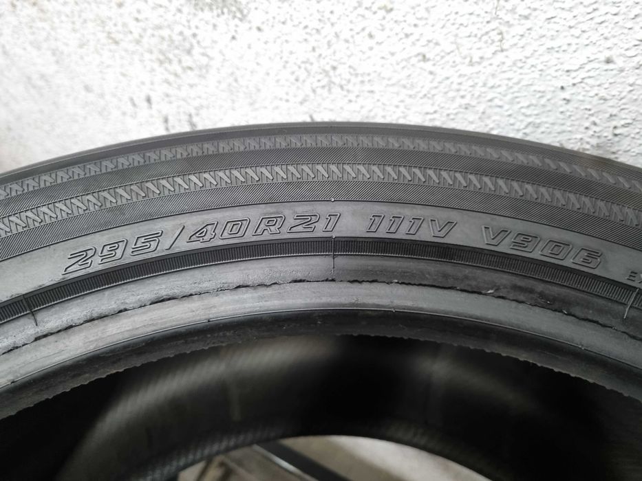 295/40/21 111V Yokohama Blue Earth Winter V906 SUV Dot.3021R