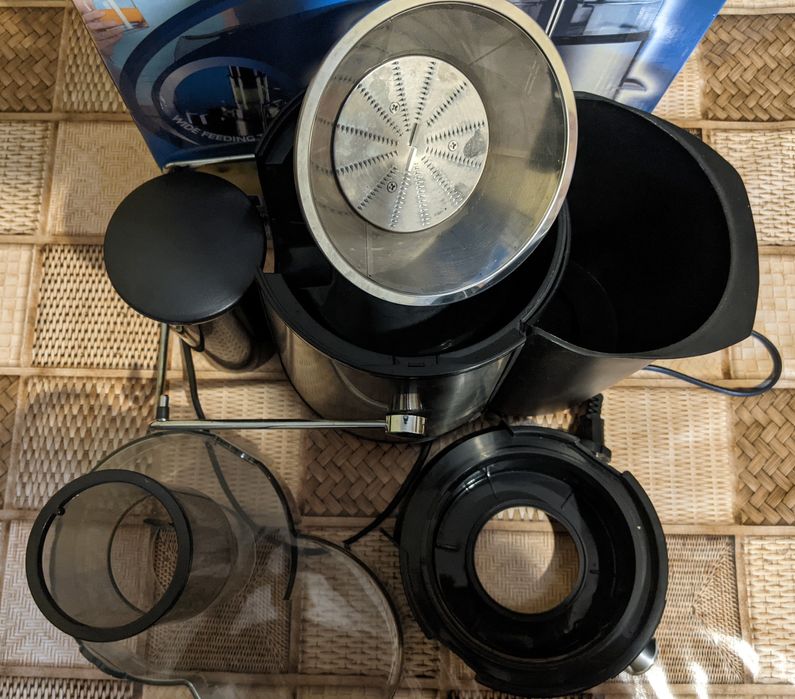 Продам соковыжималку соковитискач Scarlet SC-018