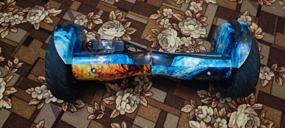 Гіроскутер 10.5 з музичною колонкою  Б/У. Є дефекти на корпусі