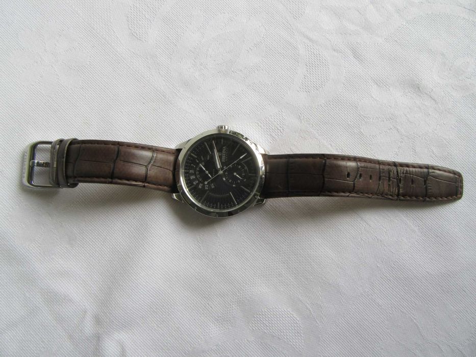 "FESTINA" (F16573) - Pouco uso - Bom estado