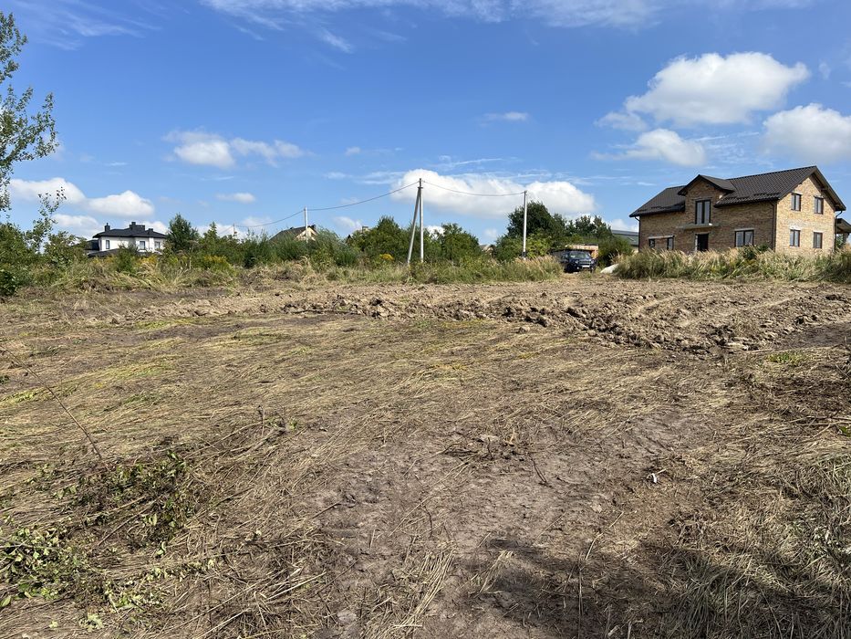 Земельна ділянка під житлову забудову 10 сотих в передмісті Львова